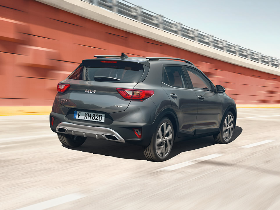 kia-stonic-gtl-my24-gallery-sideview