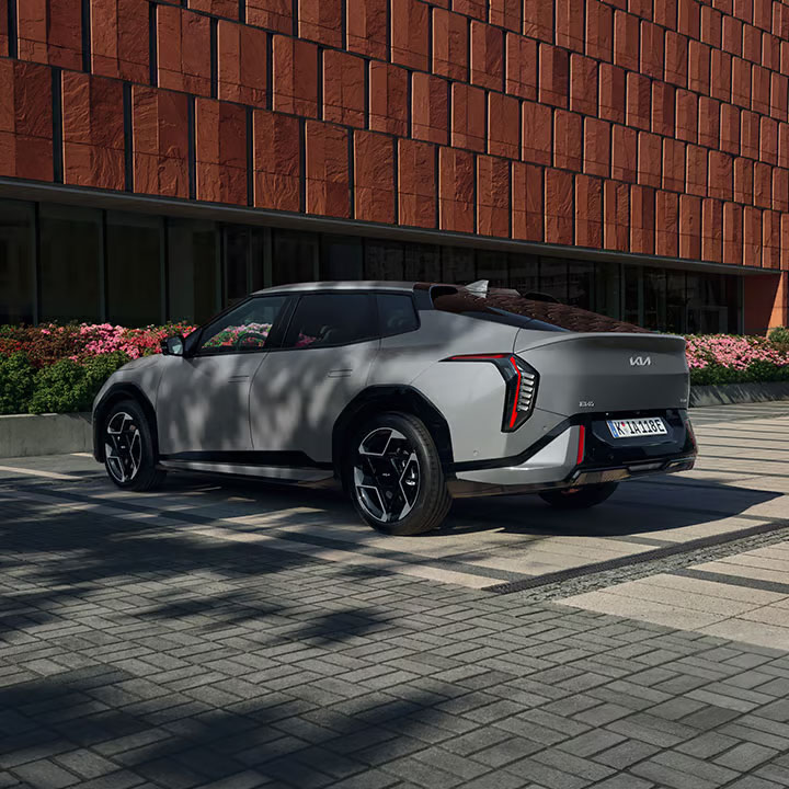 ev4-fact-fastback-720×720