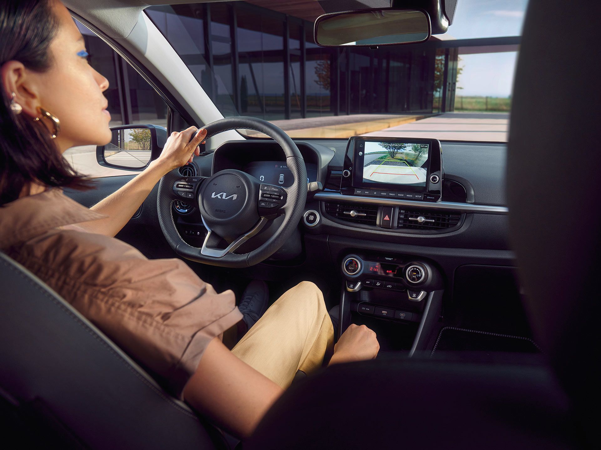 kia-picanto-my25-rearviewmonitor-keyvisual-d-w