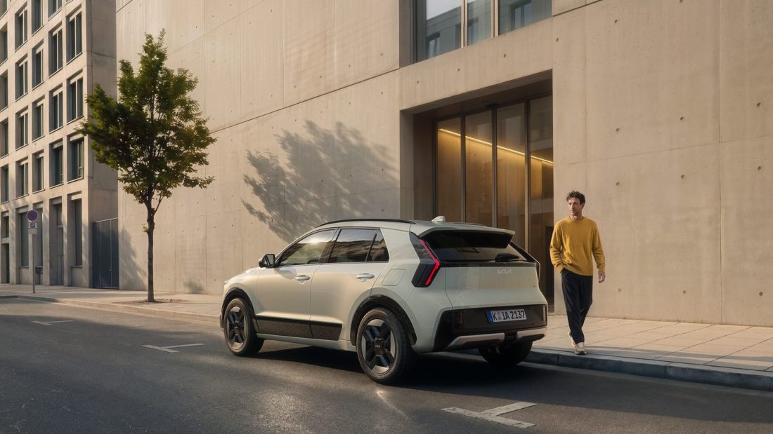 kia-niro-my27-BL-rear-1920×1080